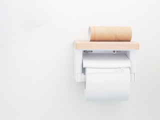 Obraz premium Japanese domestic toilet paper holder