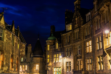 Naklejka premium buildings in Edinburgh at night