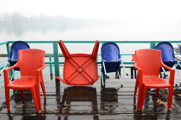 empty red and blu chair