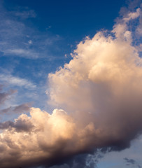 beautiful sky with clouds in the evening