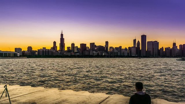  At sunset,the Sears Tower and Chicago skyline, Chicago, USA
