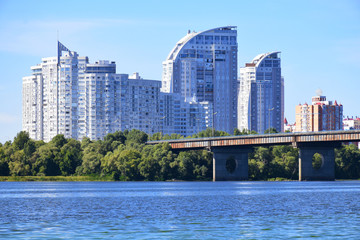Fototapeta premium River and a bridge 