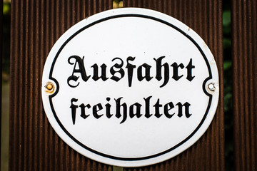 Ausfahrt freihalten