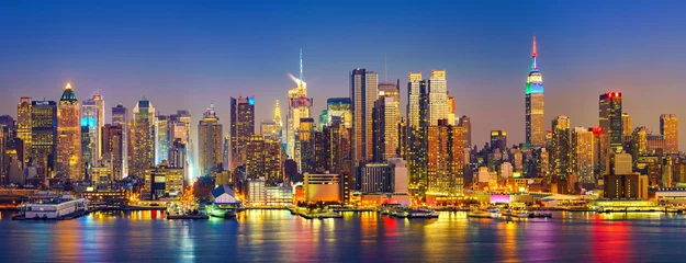 Foto op Plexiglas Uitzicht op Manhattan bij nacht, New York, VS © sborisov