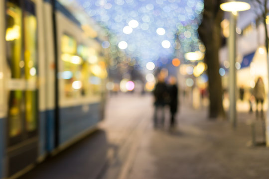 Abends in der Stadt - unscharfer Hintergrund