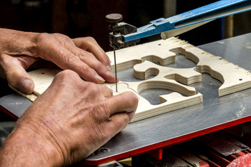 Laubsägearbeit, Kunsthandwerk