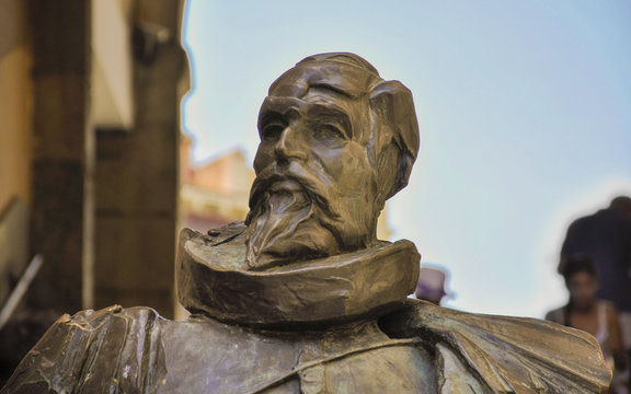 Estatua de Cervantes en Toledo, España