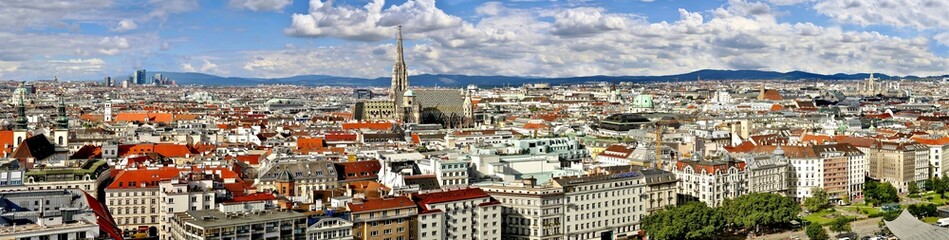 Naklejka premium Aerial view of city center of Vienna, Wien Panorama from above
