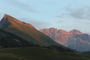 Sonnenuntergang in den Bergen
