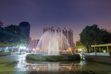 Obraz premium Bangkok city downtown at sunrise with reflection of skyline, Ban