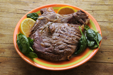 Entrecot Entrecôte with bone Costata con osso scottona アントルコート Антрекот אנטרקוט Antrykot Corte de carne