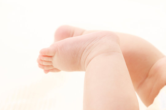 赤ちゃんの足