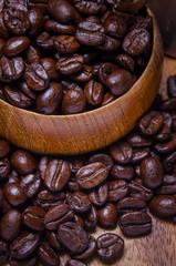 Coffee Beans Background / Coffee Beans / Coffee Beans on Wooden