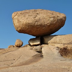 Granite boulder balancing on a edge © u.perreten