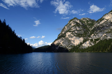 Fototapeta na wymiar Lago di Braies - Lake Braies - Dolomiti - Italia