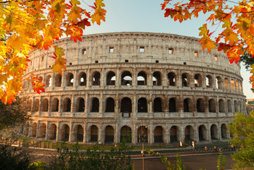 Obraz premium Colosseum at sunset in Rome, Italy