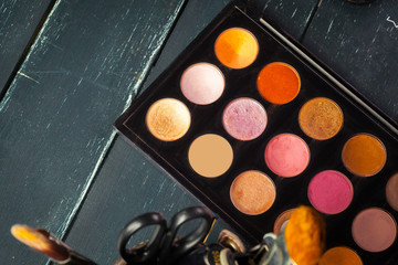 Makeup brushes and make-up eye shadows