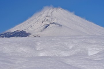 Fototapeta na wymiar 雪の富士山