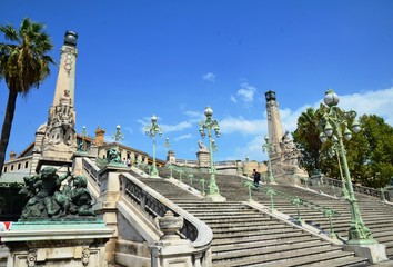 Pylône "Colonie grecque" de l'escalier de la gare de Marseille Saint Charles