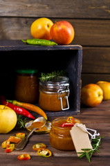 Chutney of apples and hot peppers