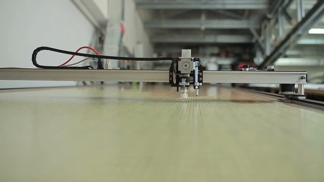 Crossbar laser cut machine goes to end of canvas