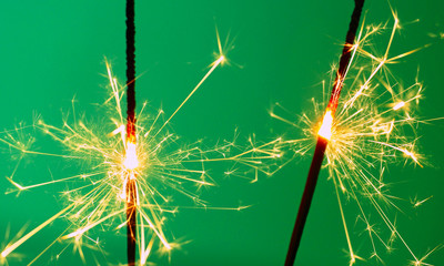 bengalas con rayos de luz y estrellas, decorativo y festivo