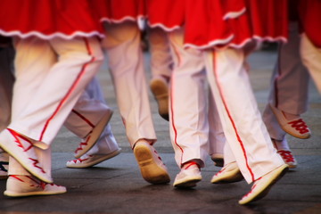 Bailarines de folk vasco