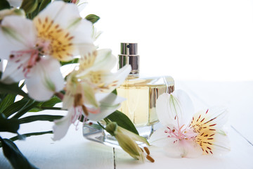 Obraz na płótnie Canvas perfume and flowers