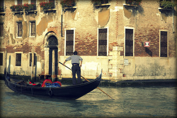Fototapeta na wymiar Gondola on the Grand Canal in Venice
