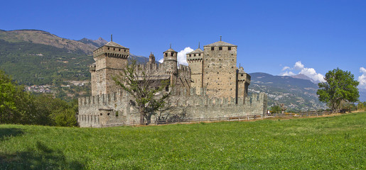 Fototapeta na wymiar castello di fenis valle d'aosta italia europa italy europe