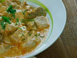 Georgian chicken with walnut sauce