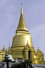 Fototapeta premium Phra Sri Rattana (Golden Chedi) at the Grand Palace, Bangkok