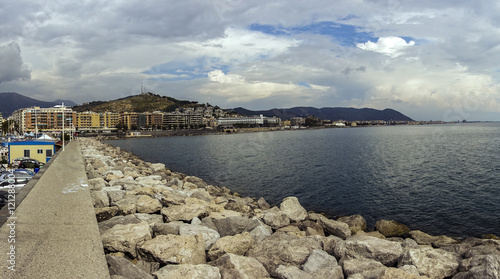 500_F_121288004_n9w3tGx42jbOTa3QJC7RKHh3RGXImxoQ.jpg