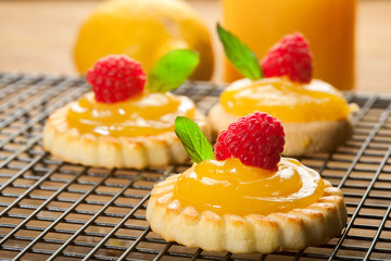 biscuits with homemade lemon curd
