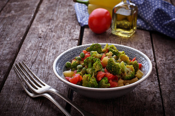 Stewed vegetable tomato, broccoli, peas, pepper