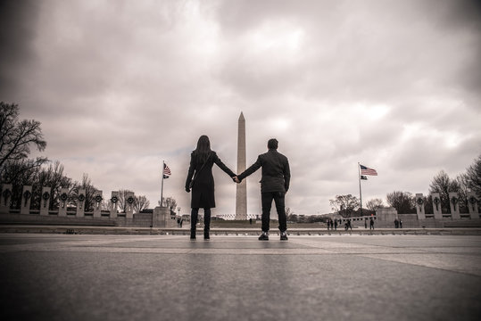 Couple in front of Washington Memorial