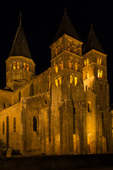 Fototapeta na wymiar The basilica du Sacre Coeur in Paray-le-Monial in night