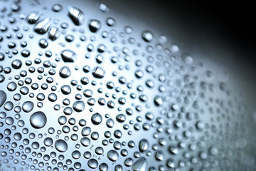 Water drop on bottle : selective focus