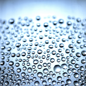 Water drop on bottle : selective focus