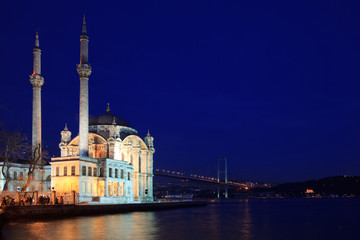 Fototapeta na wymiar Beautiful view of Ortakoy Buyuk Mecidiye Mosque