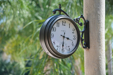 Outside clock
