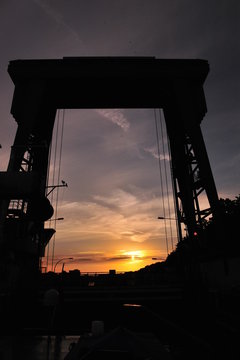 sluice,lock,sluice-gate