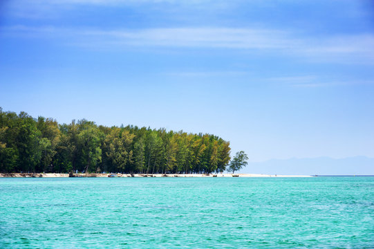 Adang Rawi island at Satun Thailand : High view
