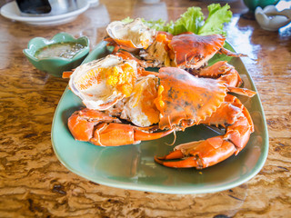 Steamed fresh crab