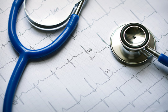 stethoscope with electrocardiogram