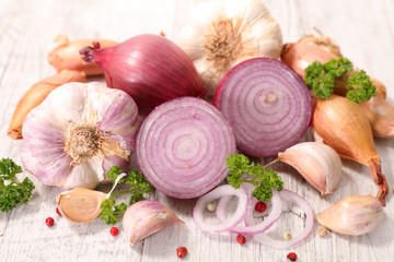 Obraz na płótnie Canvas composition with garlic and onion
