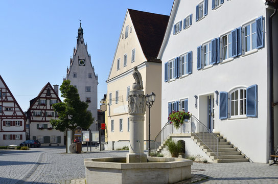 Marktplatz mit Donauw&ouml;rther Tor, Monheim