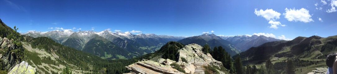 Fototapeta na wymiar Wide Alps view