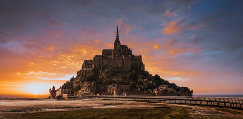 Fototapeta premium Mont Saint Michel tidal island