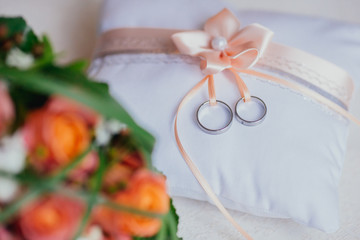 brautstrauss ringe hochzeit